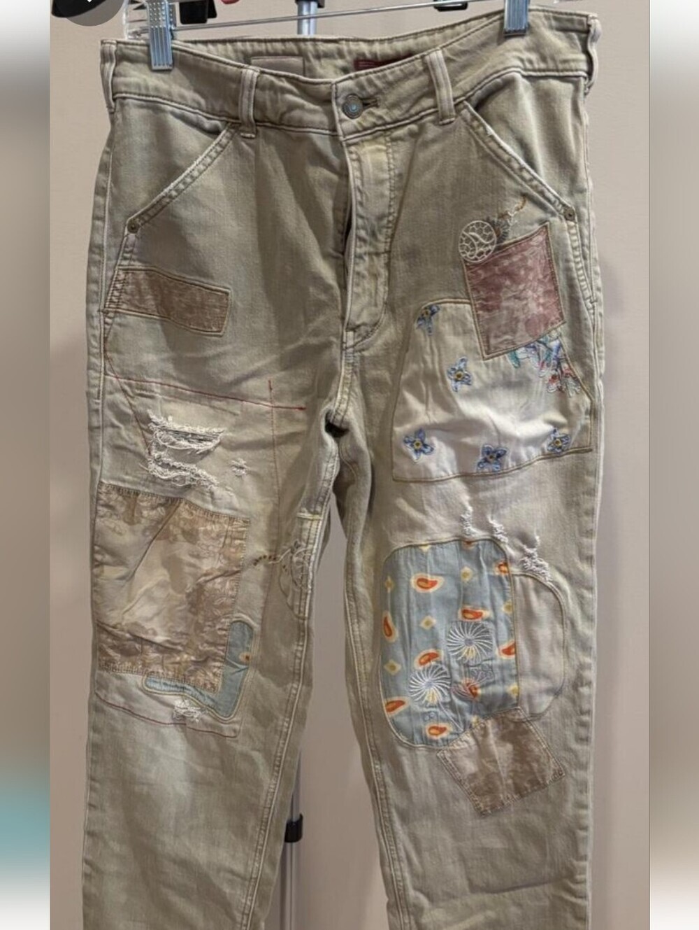 Pilcro The Wanderer Barrel Jeans With Patch Detail..Size 30 - Picture 5 of 5